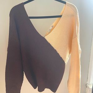 Lush two-tone twist back sweater size M, never worn